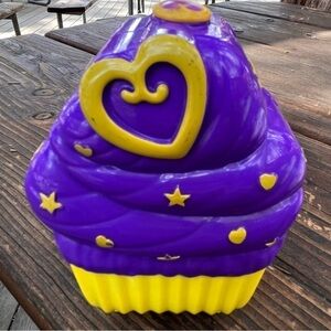 Polly Pocket Sweet Treat Cupcake Cafe Mini Doll Playset 2017 1 Doll